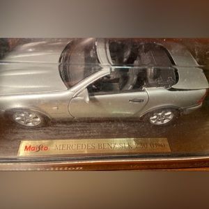 Maisto 1:18 Mercedes Benz SLK 230 die cast